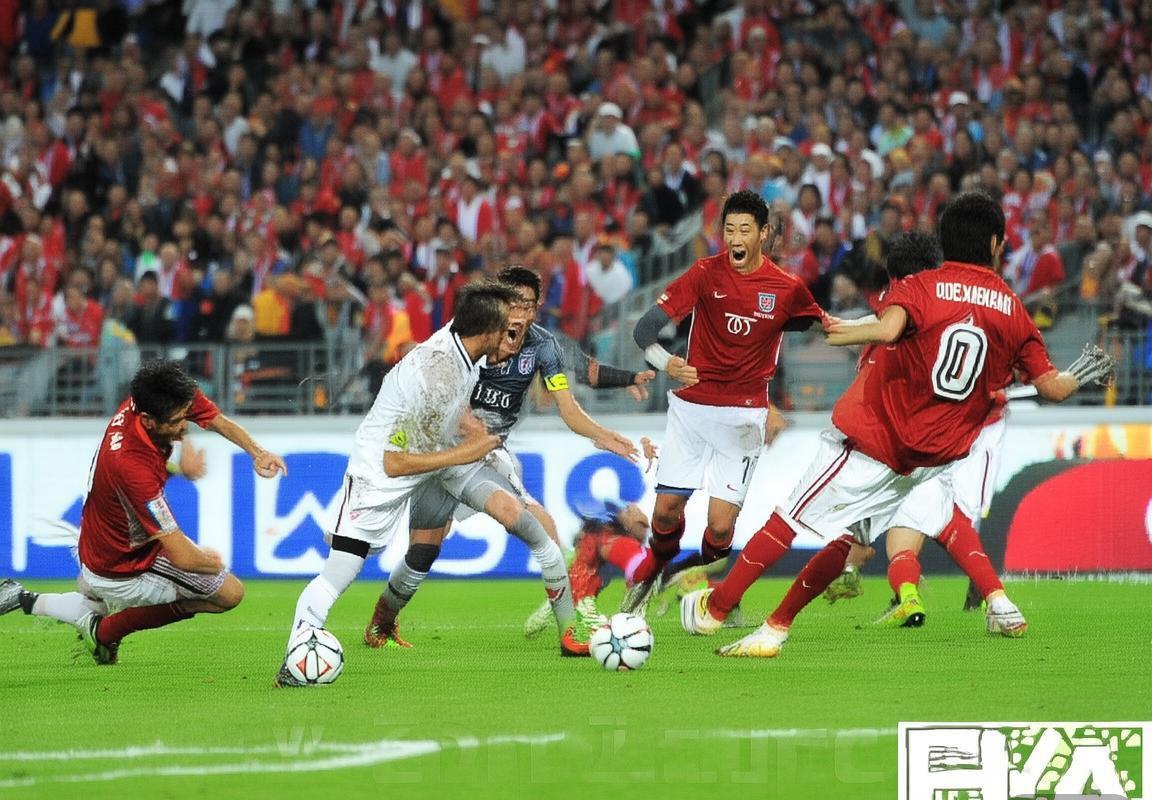 2014中超巅峰对决：上港恒大经典之战回顾(图2)