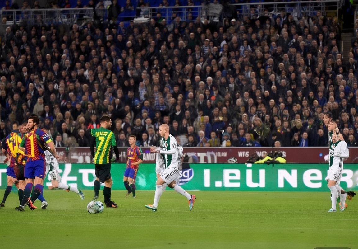 尤文图斯vs巴塞罗那欧冠激战：进球大战平局收场(图2)