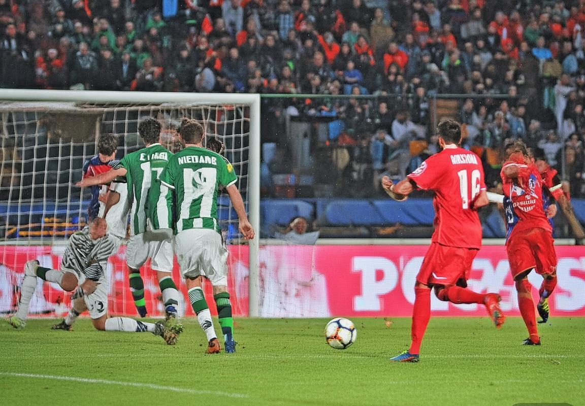 意甲激战：巴里VS巴勒莫战术对决及球员战力分析