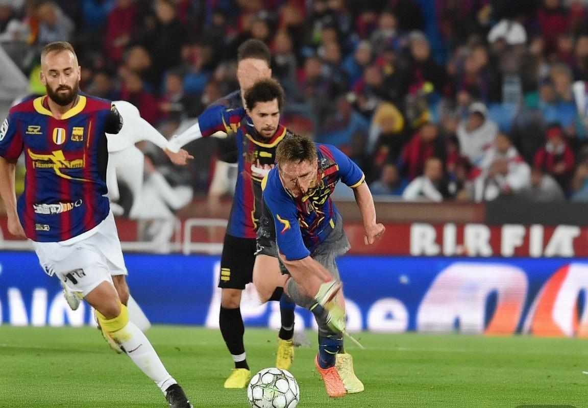 尤文图斯vs巴塞罗那欧冠激战：进球大战平局收场(图3)